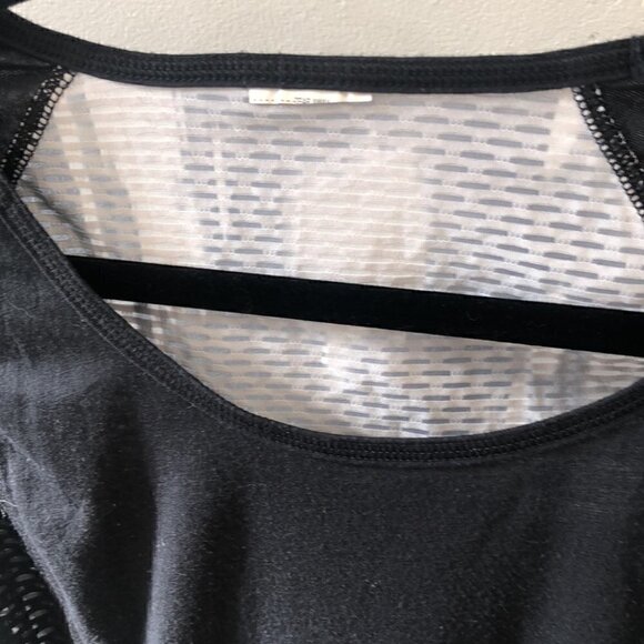 Under Armour Mesh Running Long Sleeve Top Size Small - Picture 2 of 11